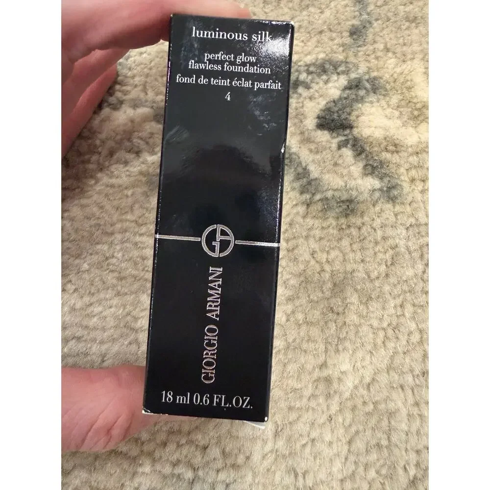 Giorgio Armani Luminous Silk Foundation Shade 4 SIZE 18 ML NIB NEW